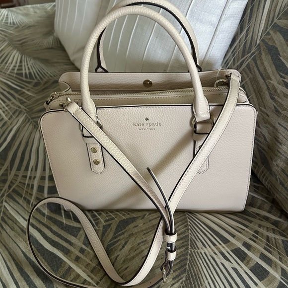 kate spade Handbags - Kate Spade New York Mulberry Street Lise Satchel..